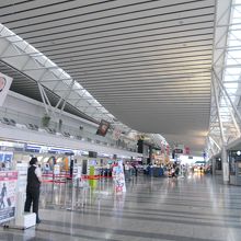 横に細長いフロアです