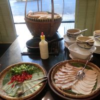 朝食は、バイキング形式で種類も豊富でした。