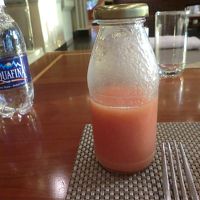 水とソフトドリンクは、ボトルで提供されていました。