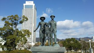 海の向こうは・・・