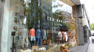 特大ショーウィンドウ