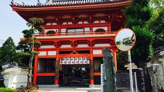 こじんまりとした寺