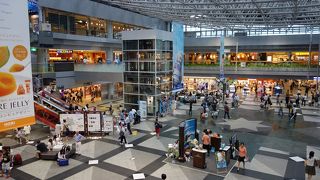 まるで遊園地のような空港