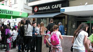 アクロポリス博物館の表玄関、アクロポリスの裏玄関