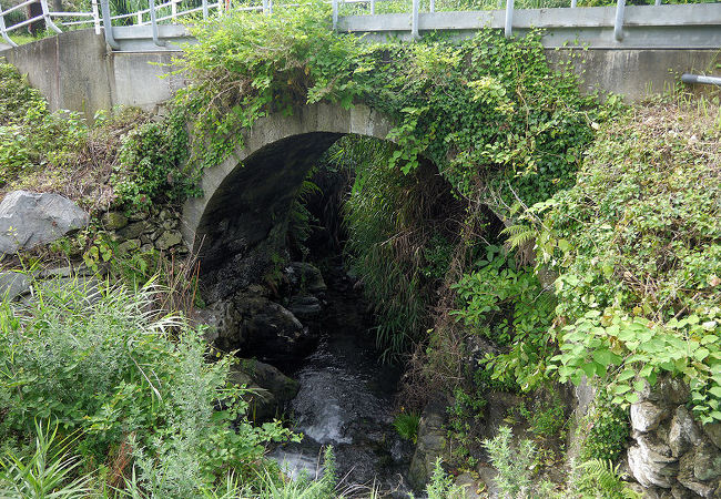 江戸時代に築造された小さなアーチ橋