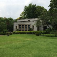 芝生が美しい。よく手入れされていました。