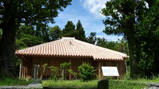 久米島出身の昭和初期の歴史学者の生家