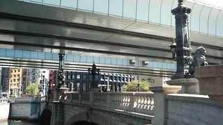 首都高の下で今は殺風景な感じに