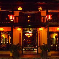 ライトアップされたビン フン 1ホテル