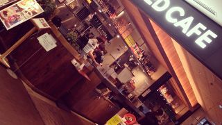 行くなら平日で