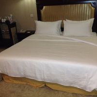 シングルルームのはずですが枕が二つ。