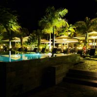 インフィニティプールとレストラン