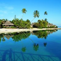 ドルフィンセンター側からオーシャンフロントバンガローを望む