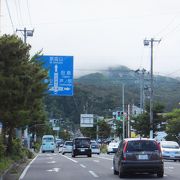 若松駅前から飯盛山への通りです。