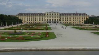 豪華で広大な宮殿