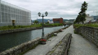 静かに運河の景色を眺めるなら