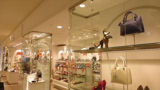 女性の靴のダイアナ