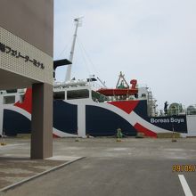 カナリアパークから徒歩約３０分で香深港に着く