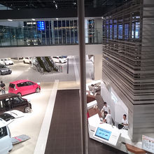 二階の通路から