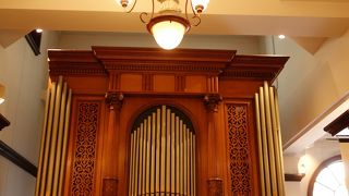 年代もののパイプオルガン