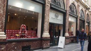 日本でも人気のチョコレート屋　PIERRE MARCOLINI (ギャルリーサンチュベール店)