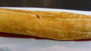 改札出てすぐです。