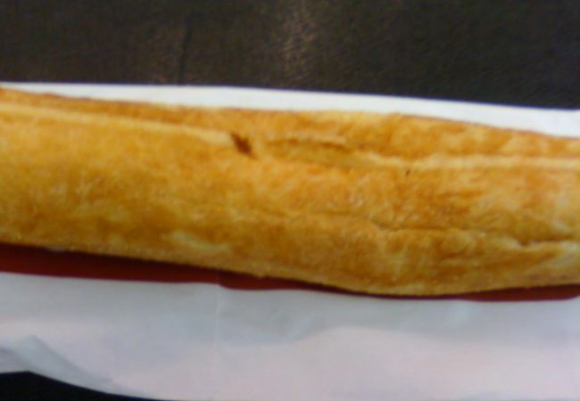 改札出てすぐです。