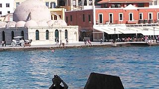 クレタの船が置かれている広場に