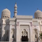 アレキサンドリア最大のガーマ（モスク）だが行く観光客は少ない．外面と内部は綺麗．