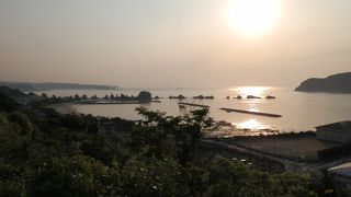 日本の朝日百選、橋杭岩