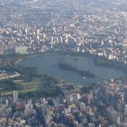 福岡城の外濠だった公園です