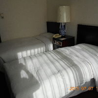 315号室2ベッドです。少し狭し。金庫は部屋にありません。