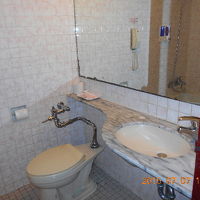 トイレはシャワートイレではありません。