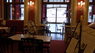 混むのはイヤなので朝一に行きました