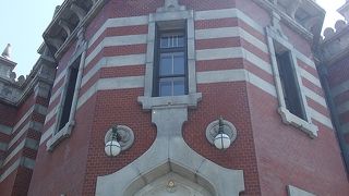 赤レンガの建物