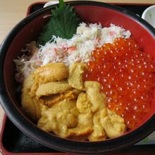 三色丼