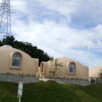 たこつぼみたいな外観です。が室内は広いです。