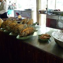 エレファントフィッシュがずらりと並んでいます