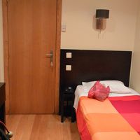 広さは十分だが、エアコン使えないとこの時期でも蒸し暑い