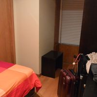 ベッドやデスク周りから外を眺められる配置でないのが残念