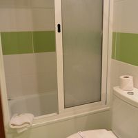 自称バスタブ付き。しばしばこういうところ、ある。