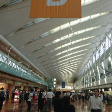 ターミナル内