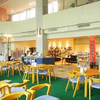 売店　もっと試食を出して活気出してね