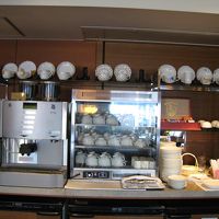 ラウンジのカップたち