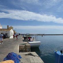 奥の小さな教会がCappela di S.Cristina♪