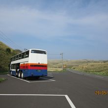 大型観光バスを利用