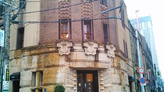 淀屋橋すぐの雰囲気のある洋館