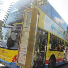 市内では2階建バスが多く走っています