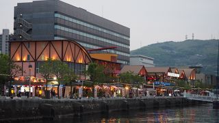 潮風を感じながらお散歩も楽しめるスポット