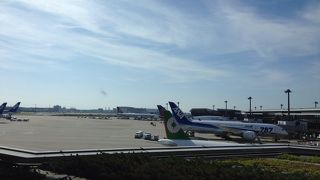 世界の飛行機が見られます